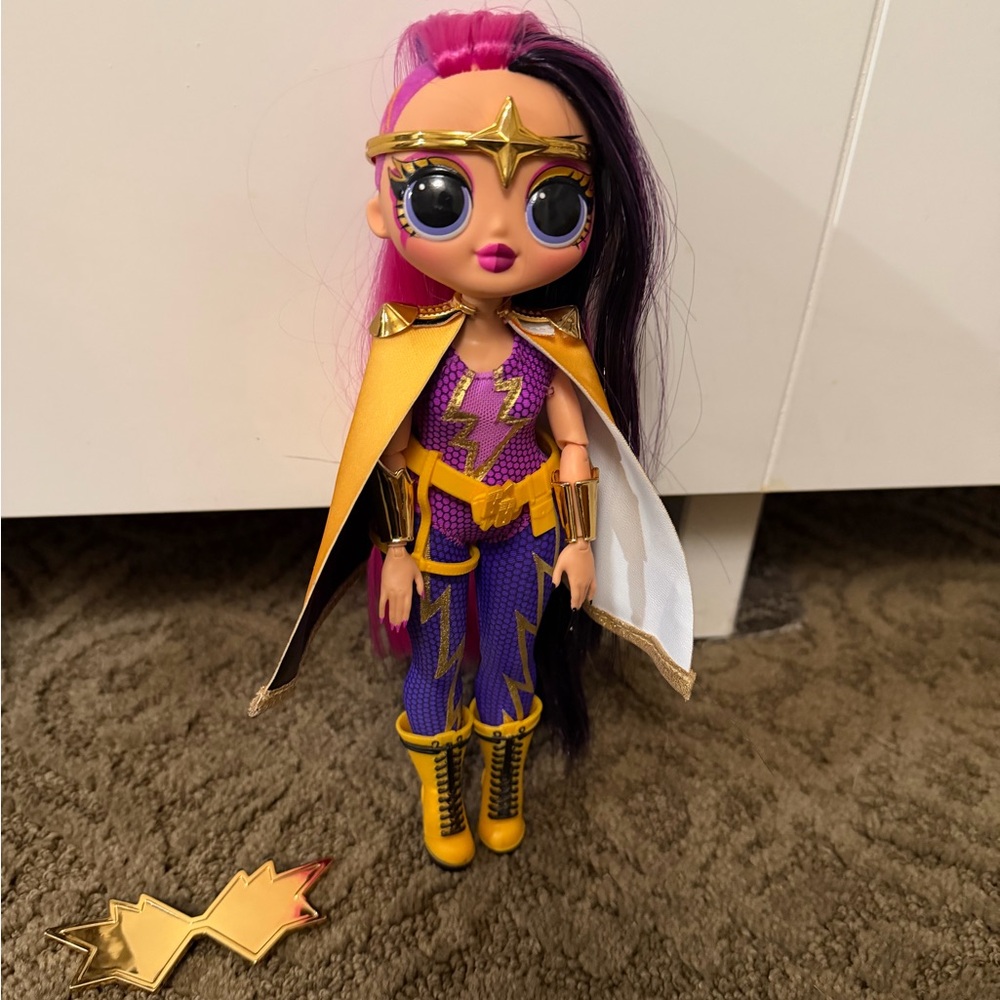 LOL Surprise OMG Movie Magic Ms. Direct Fashion Doll 25 Surprises
